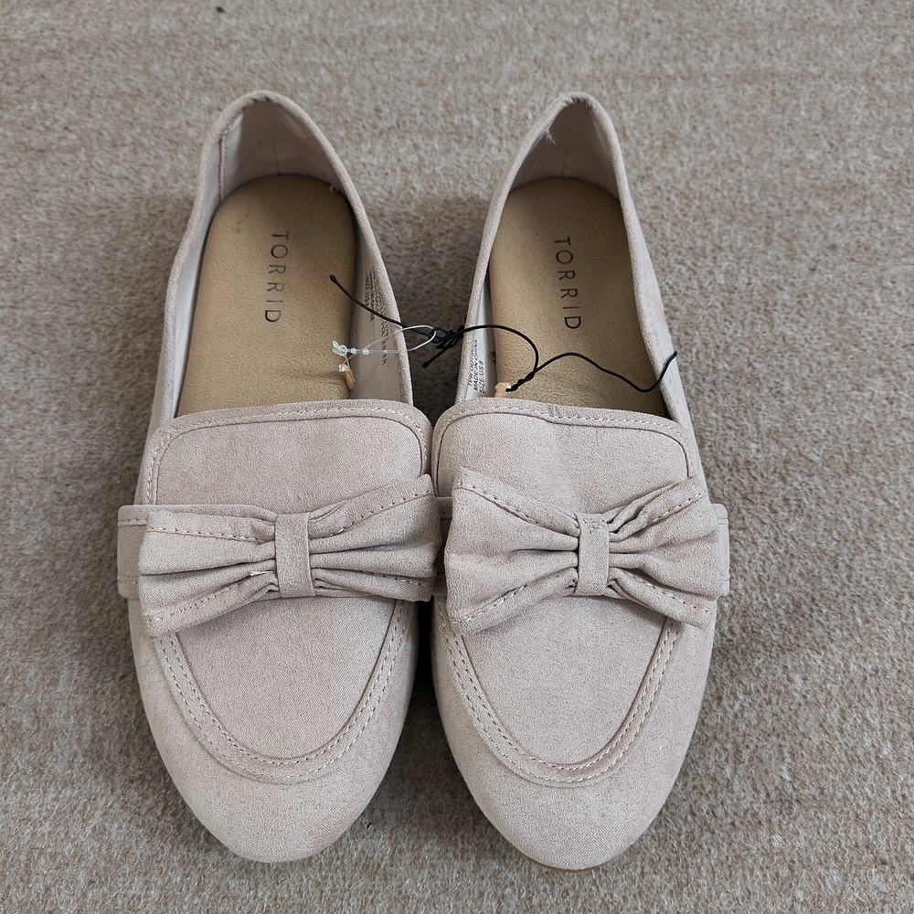 Women's Cream Loafers with Bow Detail